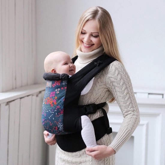 Love and Carry® Dlight ergonomische draagzak "Flowers"