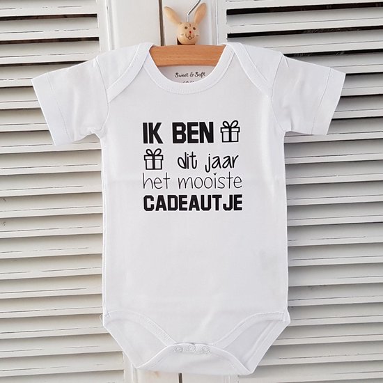 Baby Rompertje Ik ben dit jaar het mooiste cadeautje | korte mouw | wit zwart | maat 50/56 Geboorte Cadeau / Kraamcadeau jongen meisje unisex Valentijn Moederdag Vaderdag