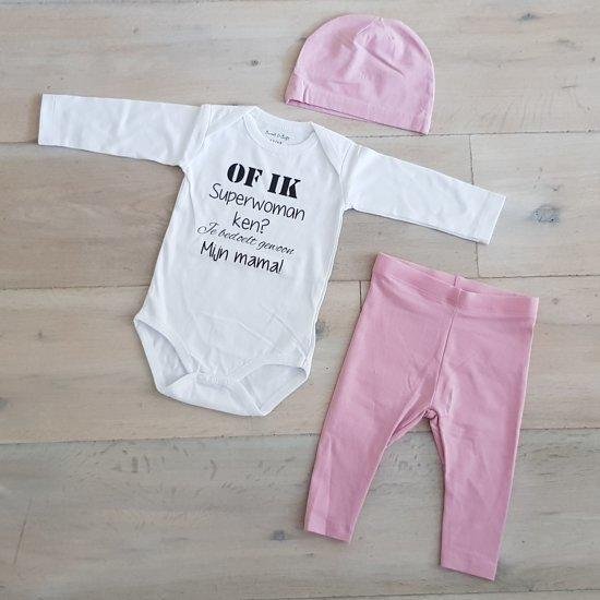 Baby Meisjes Setje 3-delig cadeau geboorte newborn | maat 62-68 | roze mutsje roze broekje en wit romper lange mouw tekst zwart of ik superwoman ken je bedoelt gewoon mijn mama | Bodysuit | Huispakje | Kraamkado | Gift Set