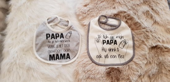 Set van 2 Baby slabbetje cadeau tekst zwangerschap aankondiging papa als je het niet weet vraag je het toch gewoon aan mama en lijk op mijn papa hij drink ook uit een fles Geboorte Kraamcadeau set van 2 voor de liefste aanstaande vader ouders moeder