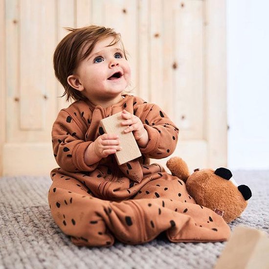Baby slaapzak 110cm Spot caramel met afritsbare mouw